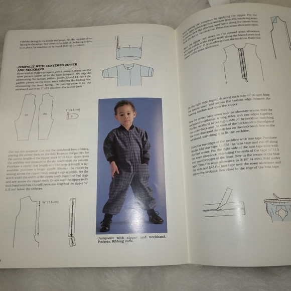 BOOK Kwik Sew's Sewing for Toddlers by Kerstin Martenson, master pattern include - Picture 8 of 12